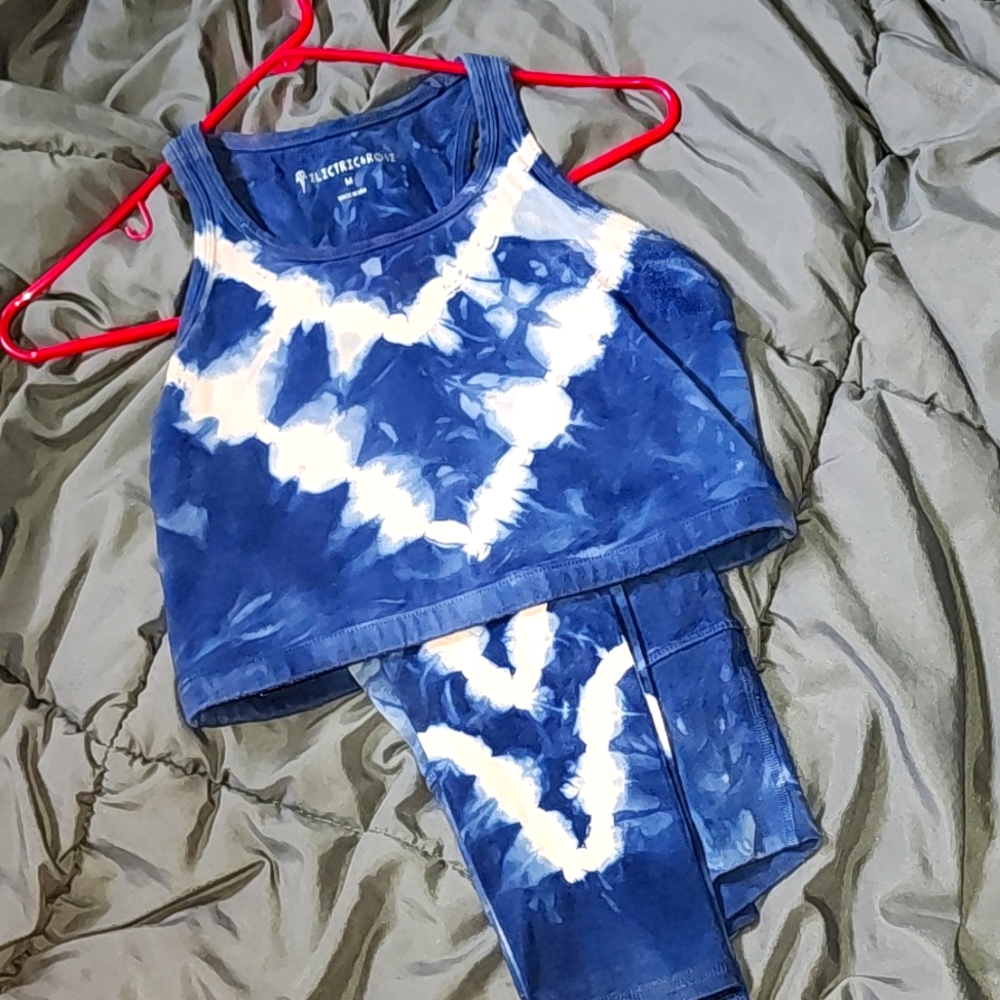 Electric and rose. Blue and orange chevron tye dye leggings and sports bra set.
